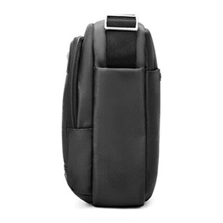 ARCTIC HUNTER τσάντα ώμου K00063 με θήκη tablet, αδιάβροχη, 2.9L, μαύρη